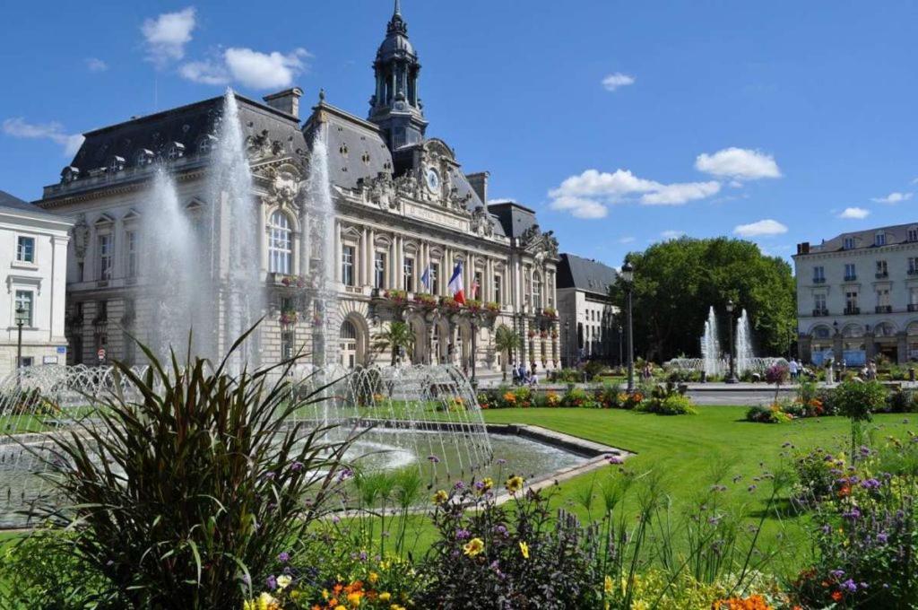 Ferienwohnung L'Historique / Basilique St Martin Tours Exterior foto