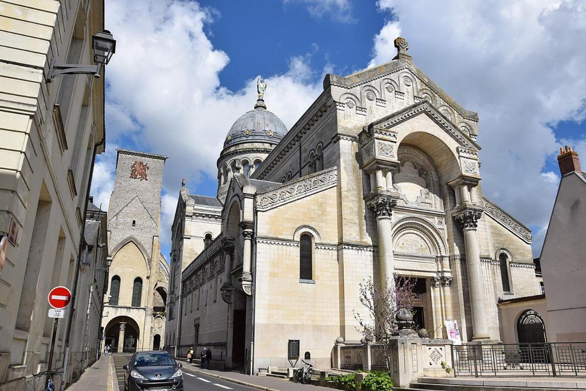 Ferienwohnung L'Historique / Basilique St Martin Tours Exterior foto